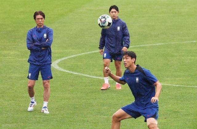 冲刺阶段欧联传出新动向，波特兰开拓者战术微调，管理层表态——目标明确，控场能力受关注